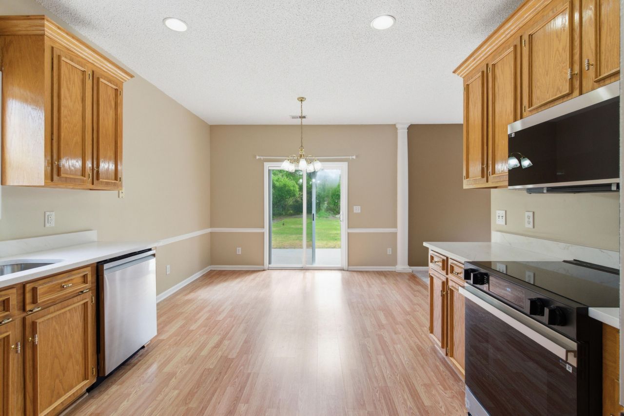 8752 Evangeline Drive Photo 7