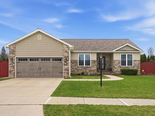 4221 Burlwood Drive, Chesterton, IN 46304