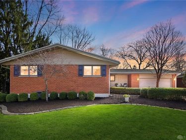 220 N Garber Drive, Tipp City, OH 45371