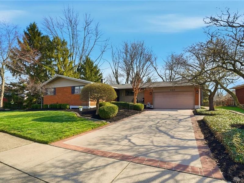 220 N Garber Drive, Tipp City, OH 45371 Photo 5