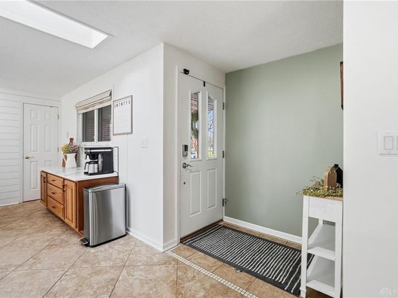 220 N Garber Drive, Tipp City, OH 45371 Photo 6