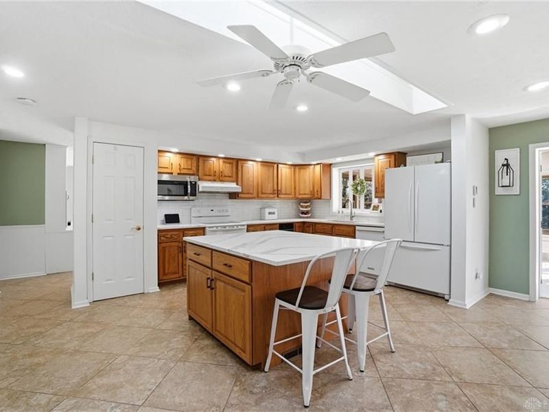 220 N Garber Drive, Tipp City, OH 45371 Photo 7