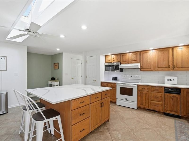 220 N Garber Drive, Tipp City, OH 45371 Photo 8