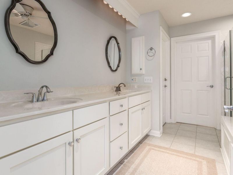 2150 Lane Woods Drive, Columbus, OH 43221 Photo 23