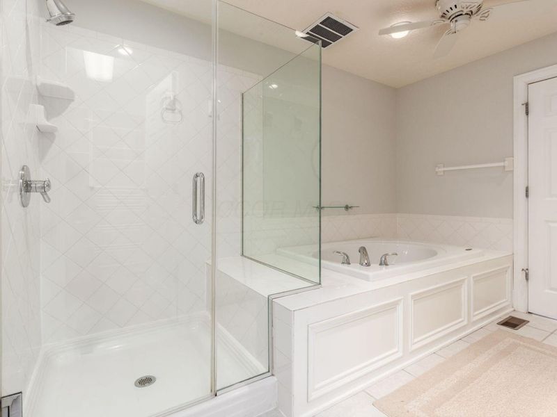 2150 Lane Woods Drive, Columbus, OH 43221 Photo 24