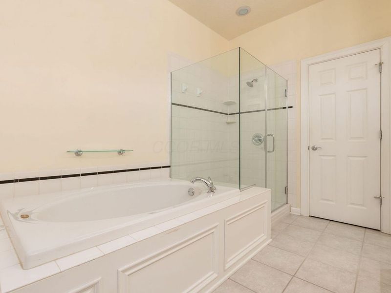 2150 Lane Woods Drive, Columbus, OH 43221 Photo 31