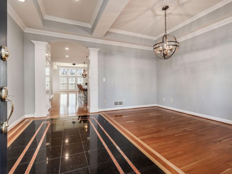 2150 Lane Woods Drive, Columbus, OH 43221 Photo 5