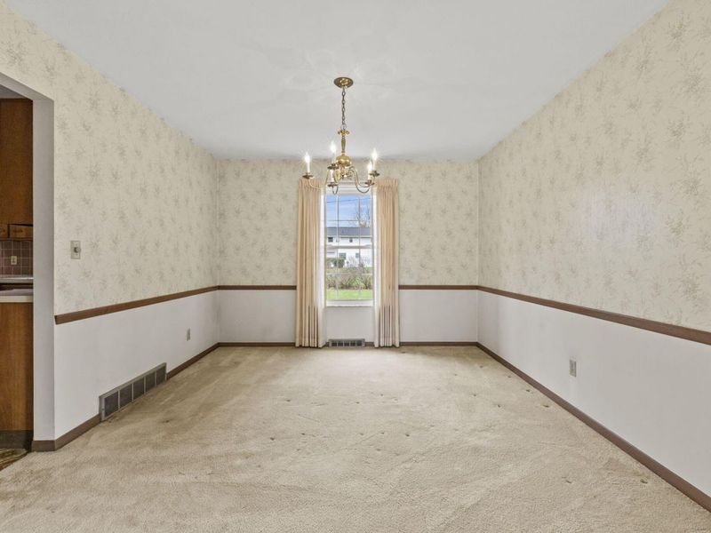 1090 Woodmere Road, Columbus, OH 43220 Photo 10