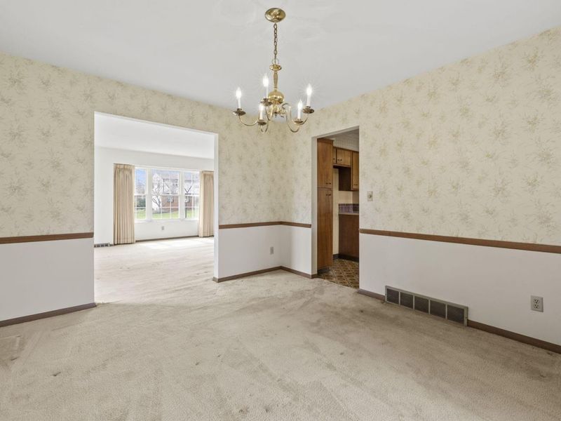 1090 Woodmere Road, Columbus, OH 43220 Photo 12