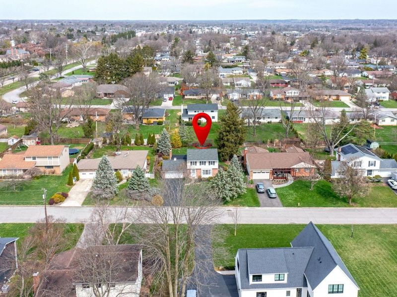 1090 Woodmere Road, Columbus, OH 43220 Photo 3