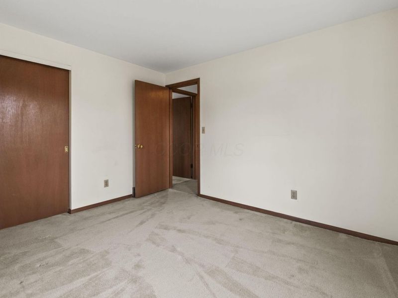 1090 Woodmere Road, Columbus, OH 43220 Photo 30