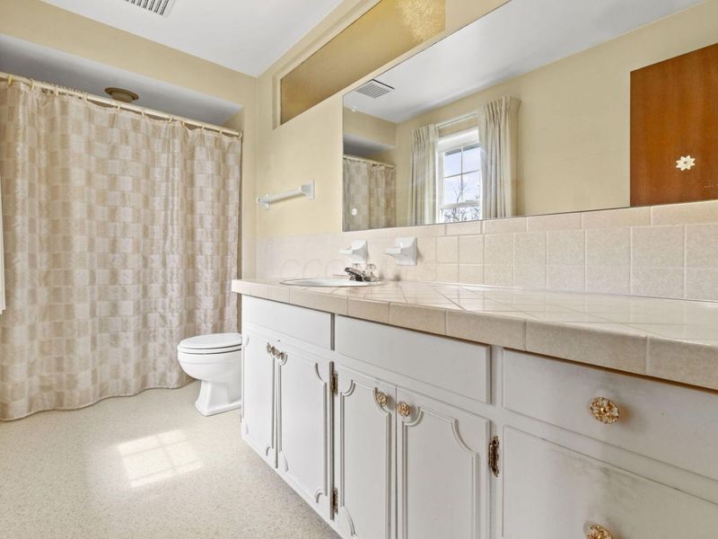 1090 Woodmere Road, Columbus, OH 43220 Photo 34