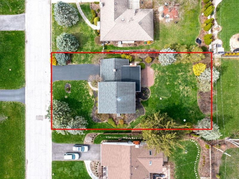 1090 Woodmere Road, Columbus, OH 43220 Photo 4