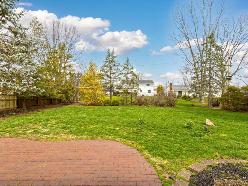 1090 Woodmere Road, Columbus, OH 43220 Photo 48