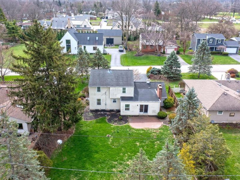 1090 Woodmere Road, Columbus, OH 43220 Photo 5