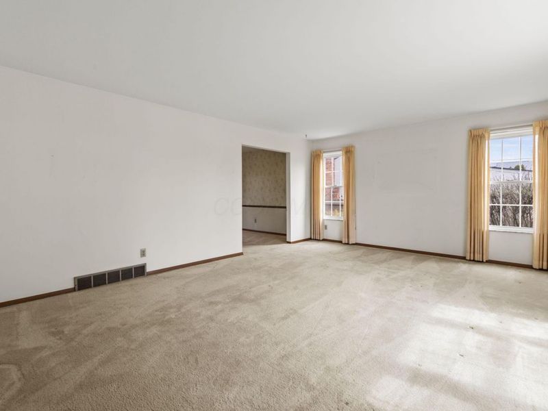 1090 Woodmere Road, Columbus, OH 43220 Photo 7