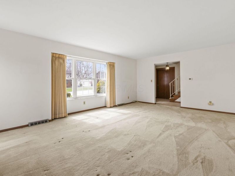 1090 Woodmere Road, Columbus, OH 43220 Photo 8