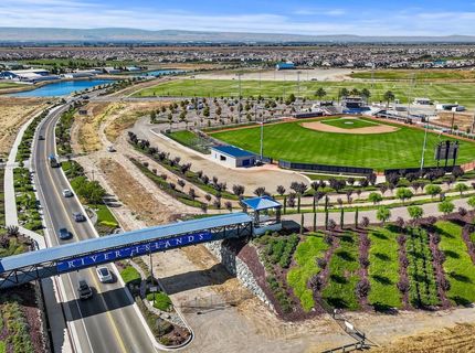 18338 Amador Dr, Lathrop, CA 95330 Photo