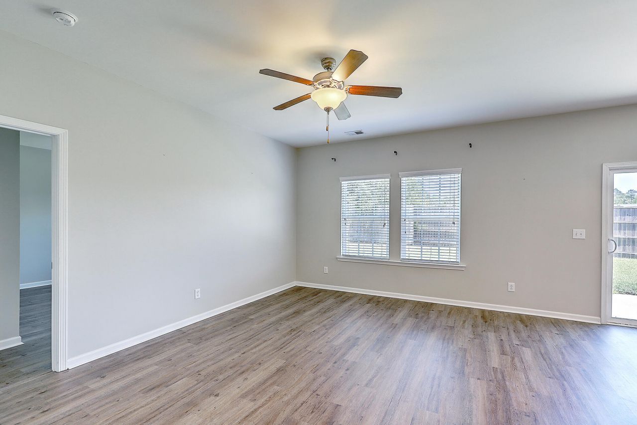 9657 Spencer Woods Road Photo 12