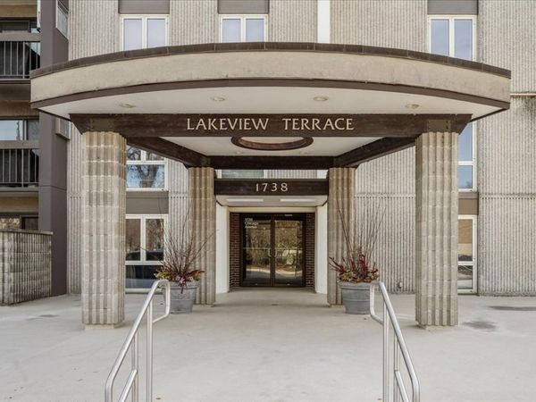1738 Chicago Avenue, Unit 805, Evanston, IL 60201