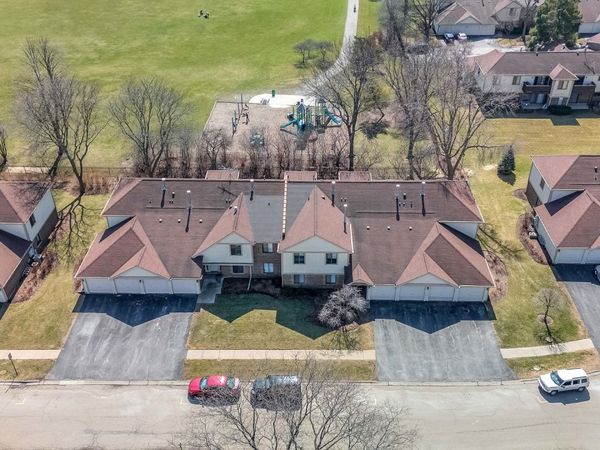 823 E Coach Road, Unit 8, Palatine, IL 60074