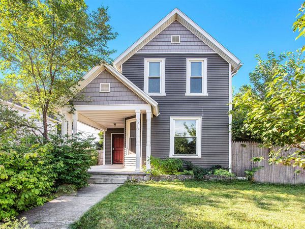 908-910 Temple Street SE, Grand Rapids, MI 49507