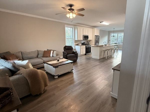 1030 Oak Dr , White Bluff, TN 37187