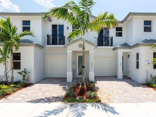 6919 Pines Circle, Coconut Creek, FL 33073