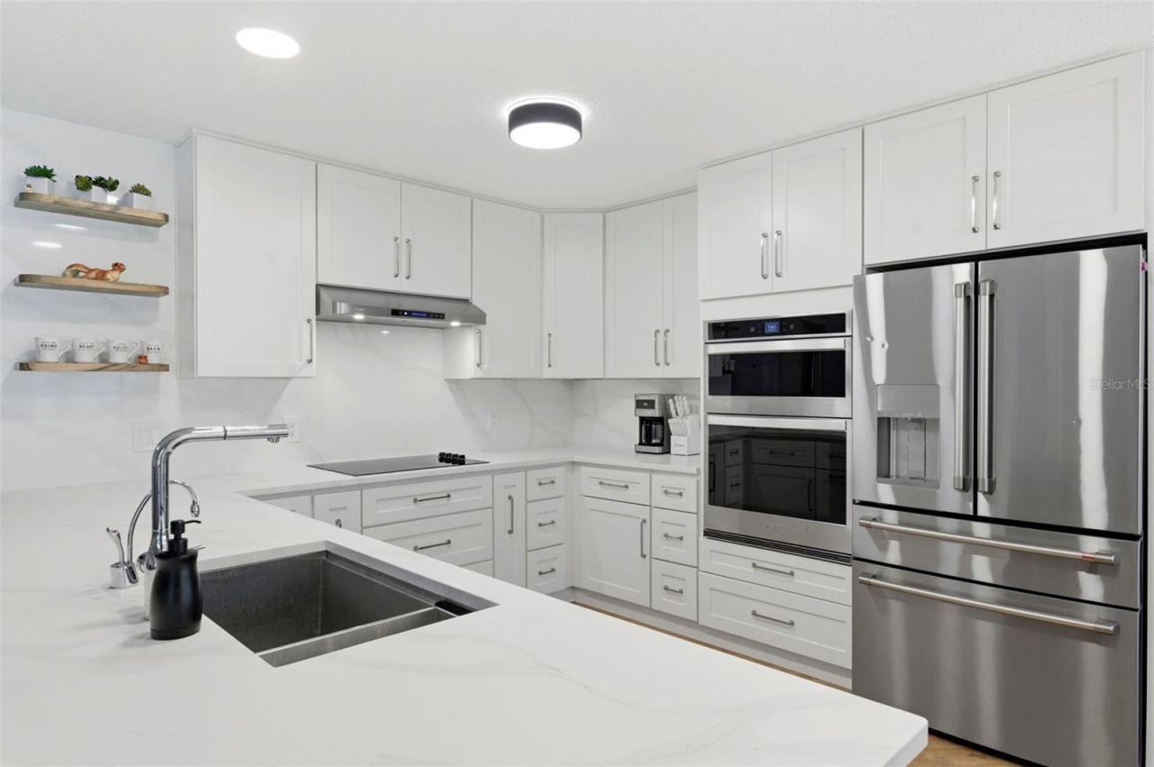 9667 123rd Way, Seminole, FL 33772 Photo