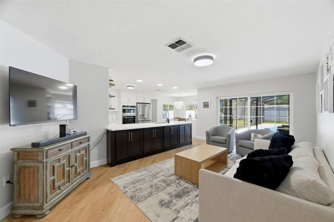 9667 123rd Way, Seminole, FL 33772 Photo