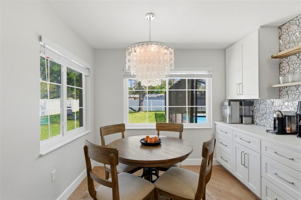 9667 123rd Way, Seminole, FL 33772 Photo