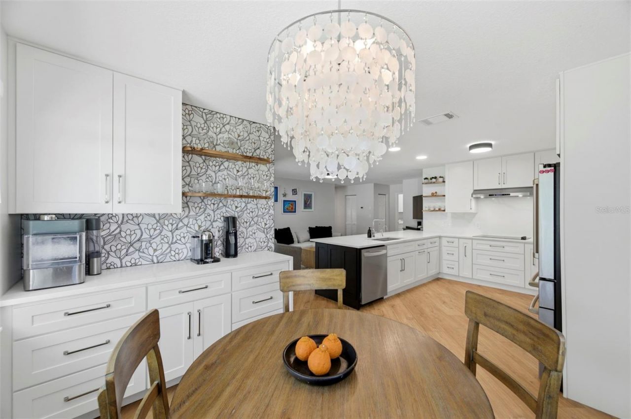 9667 123rd Way, Seminole, FL 33772 Photo