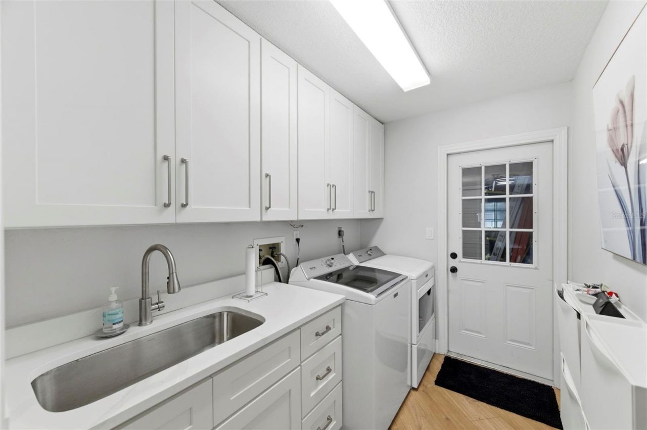 9667 123rd Way, Seminole, FL 33772 Photo