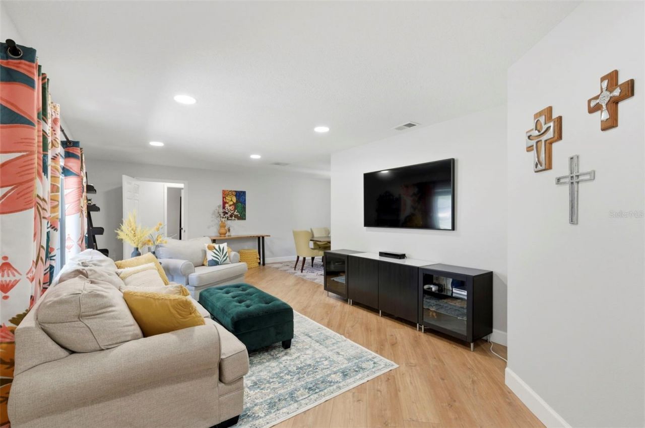 9667 123rd Way, Seminole, FL 33772 Photo