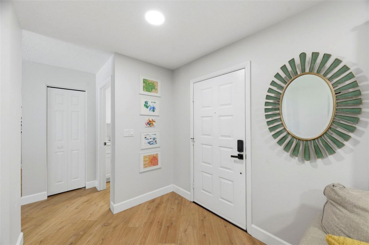 9667 123rd Way, Seminole, FL 33772 Photo