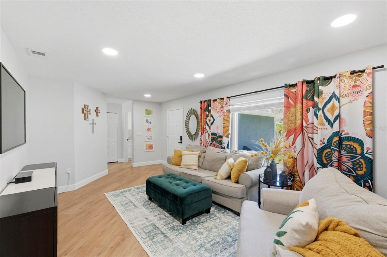 9667 123rd Way, Seminole, FL 33772 Photo