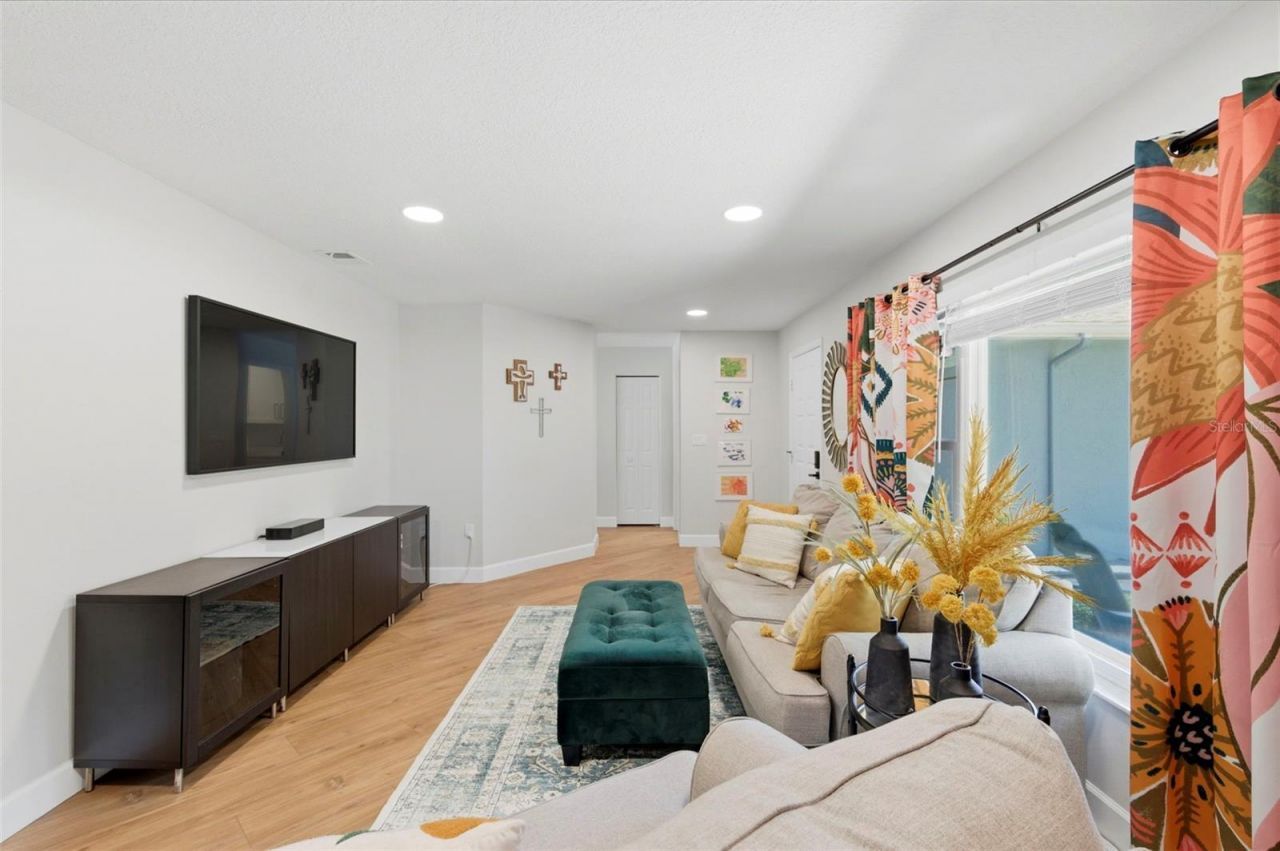 9667 123rd Way, Seminole, FL 33772 Photo