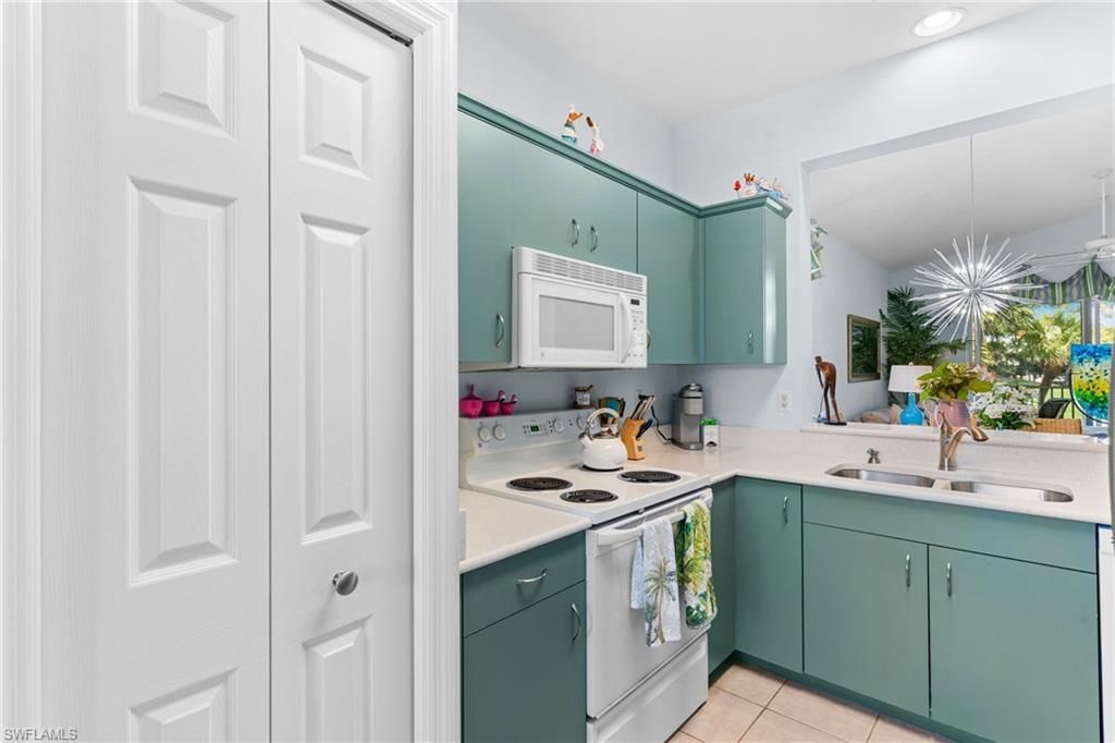 2335 Carrington Ct, Unit 201, Naples, FL 34109 Photo