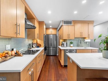 918 20 SPRUCE STREET, Unit 2, PHILADELPHIA, PA 19107