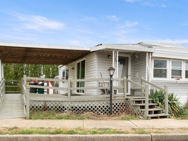 5 MOCCASIN DRIVE, EPHRATA, PA 17522