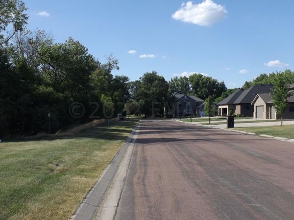 1445 OAKWOOD Court , Wahpeton, ND 58074