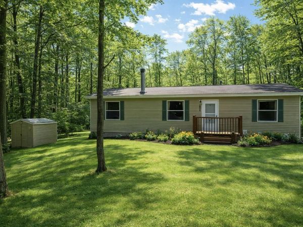 8135 Hillcrest Road, Roscommon, MI 48653