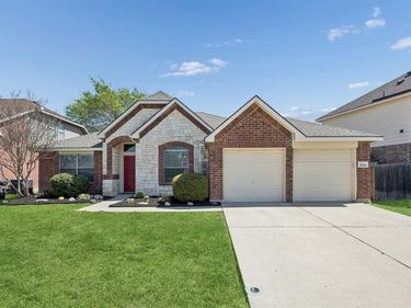 9508 Fox Hill Drive, Fort Worth, TX 76131