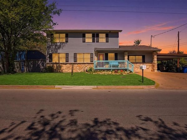 500 W Rucker Street, Granbury, TX 76048