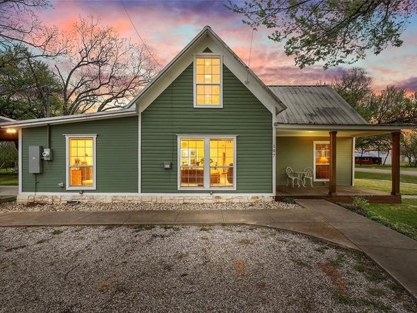 107 W Avenue F, Valley Mills, TX 76689