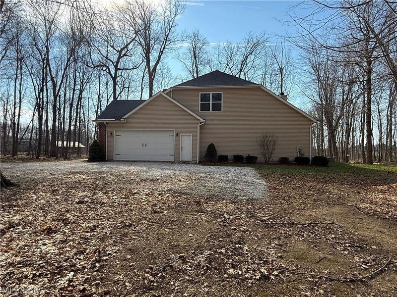 8340 Claus Road, Amherst, OH 44001 Photo 3