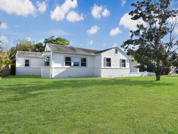 107 Arpieka Ave, St Augustine, FL 32080