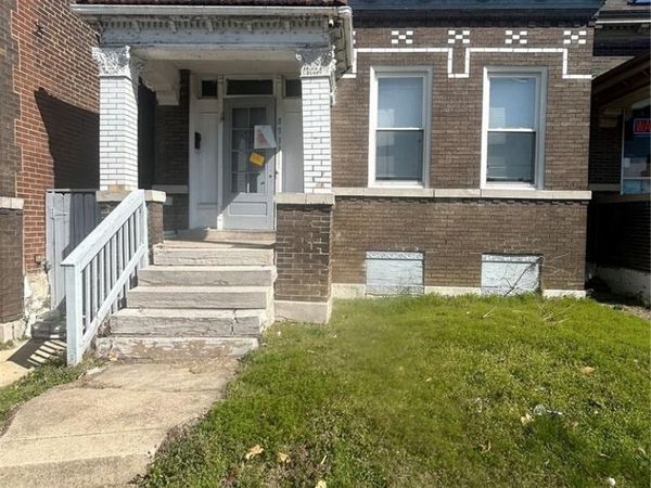 3711 Gravois Avenue , St Louis, MO 63116