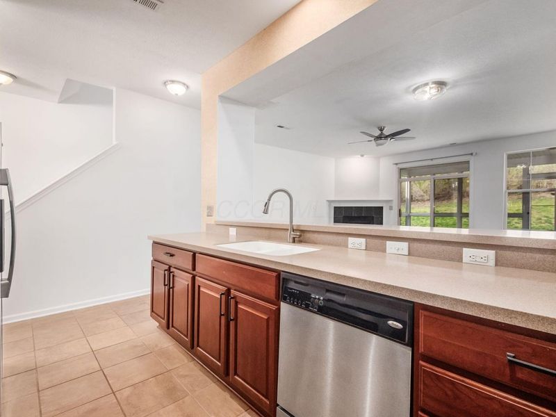 374 Westgreen Lane , Westerville, OH 43082 Photo 7