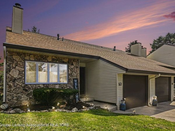 914 Timber Creek Drive, Grand Ledge, MI 48837